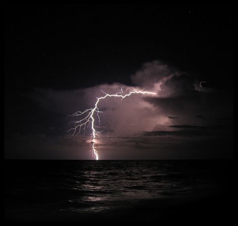 lightning_by_nivistigris.jpg